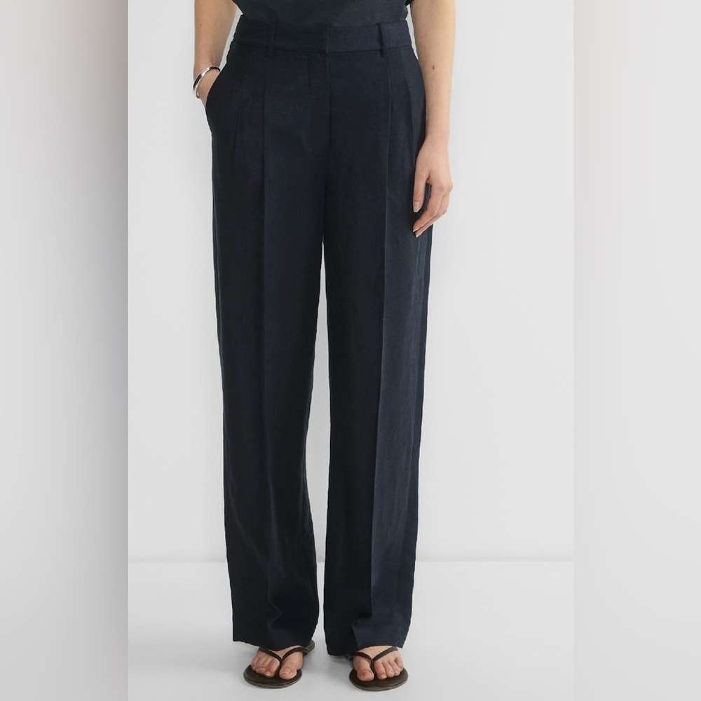 Aritzia The Effortless Pant™ CruiseLinen™ Size 6, Dark Night Navy